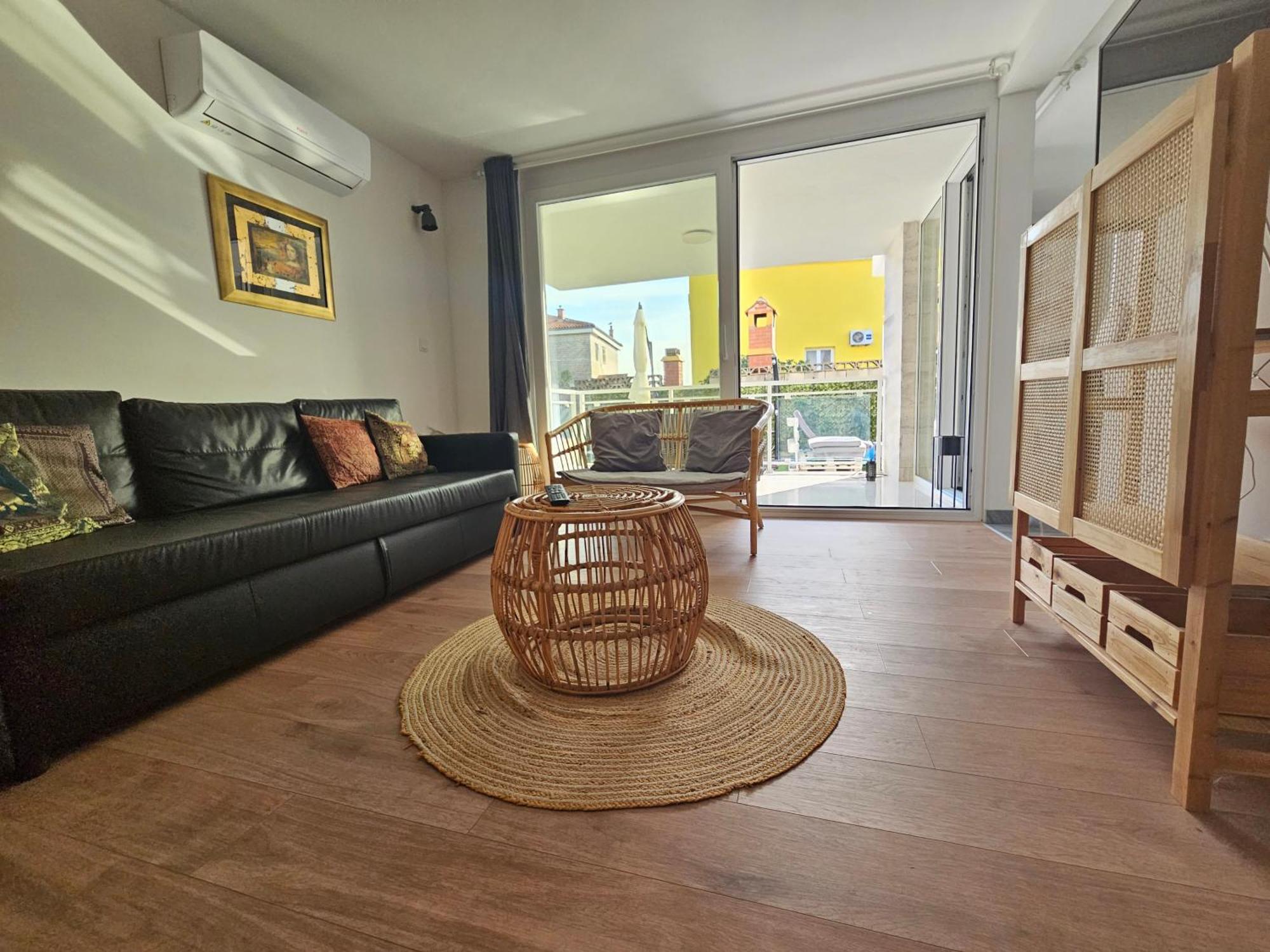 Vila Regina Apartment Rex With Swimming Pool Jezera Exteriér fotografie