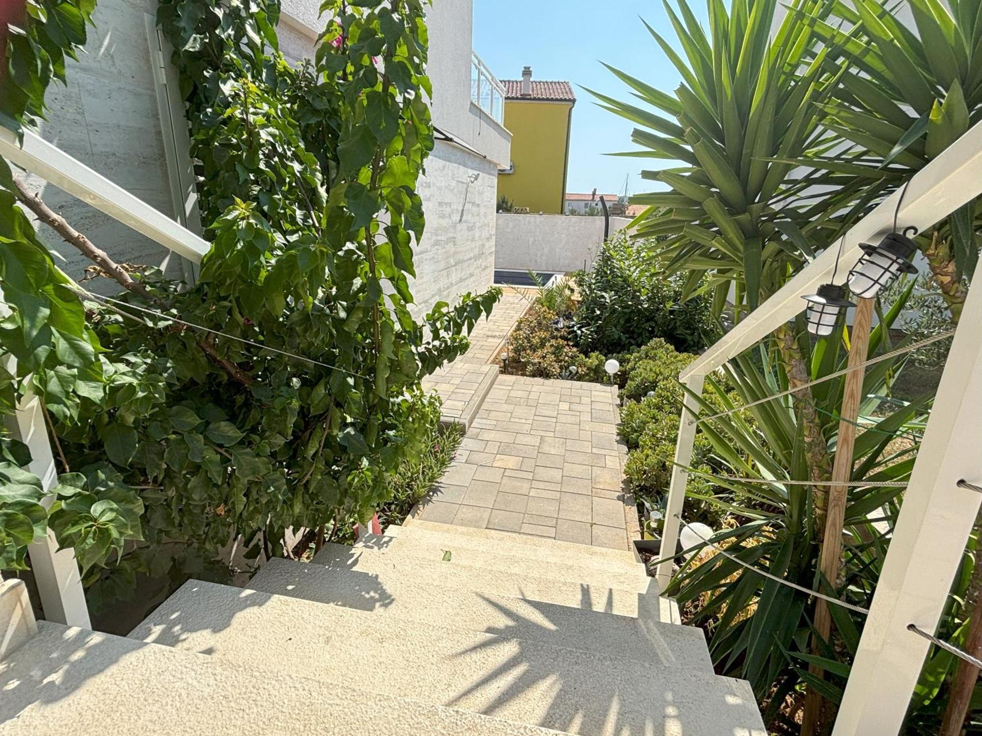 Vila Regina Apartment Rex With Swimming Pool Jezera Exteriér fotografie